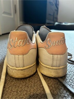 Stan Smith sneakers. A little wipe down and laces wash will have these brand new